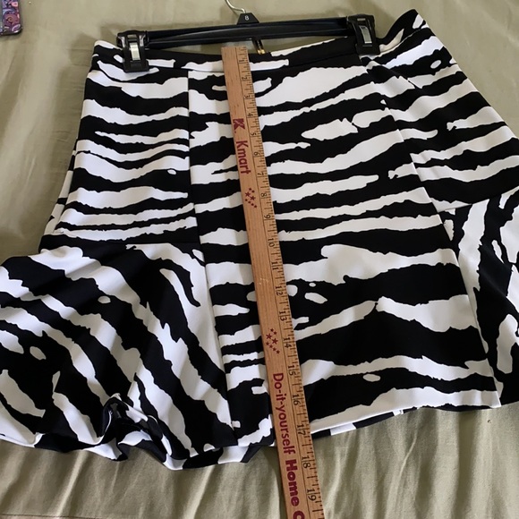 Michael Kors Zebra print skirt - Picture 3 of 7